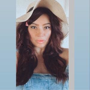 Meet your Posher, Ioanna